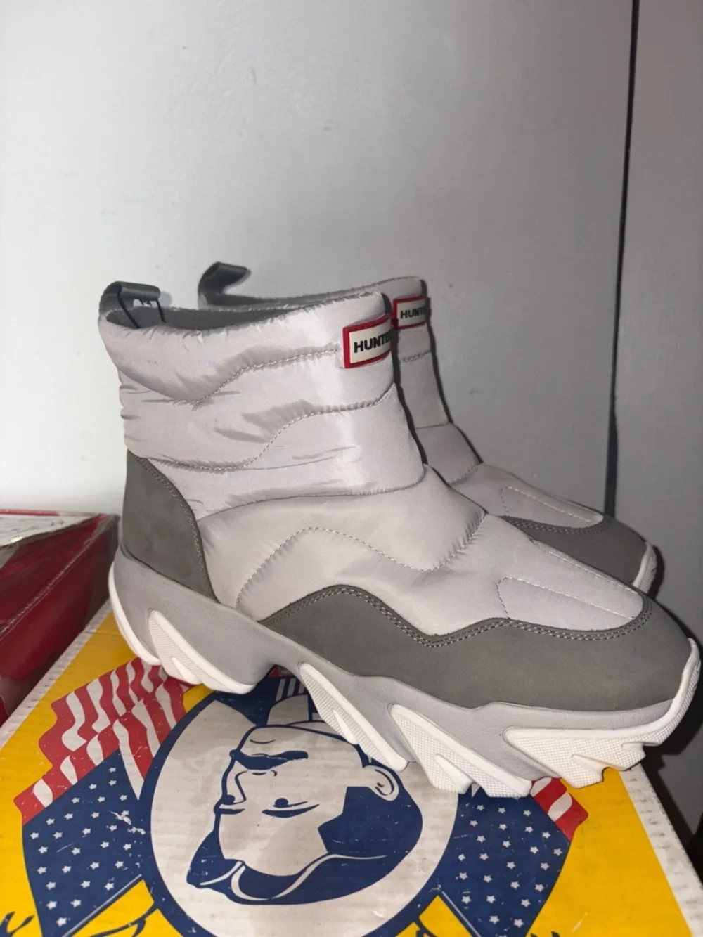 Hunter Quilted Puffy Ankle Boots in Light Gray and Charcoal size 11M